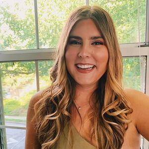 Meet your Posher, Holly